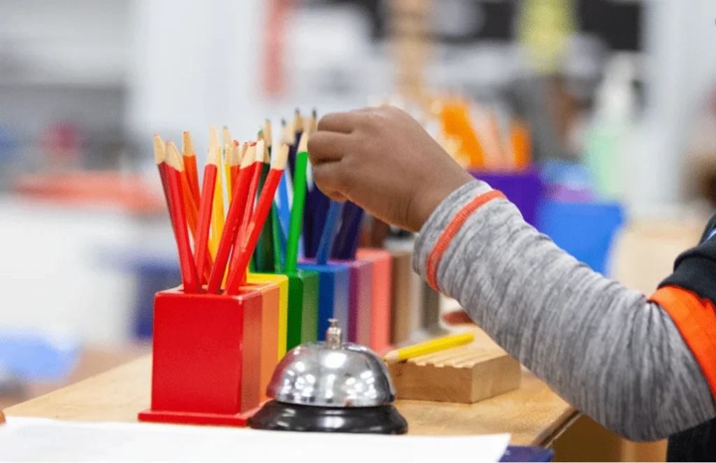 navigating-the-school-supply-divide-unpacking-the-dynamics-of-communal-classroom-systems-and-parental-expectations