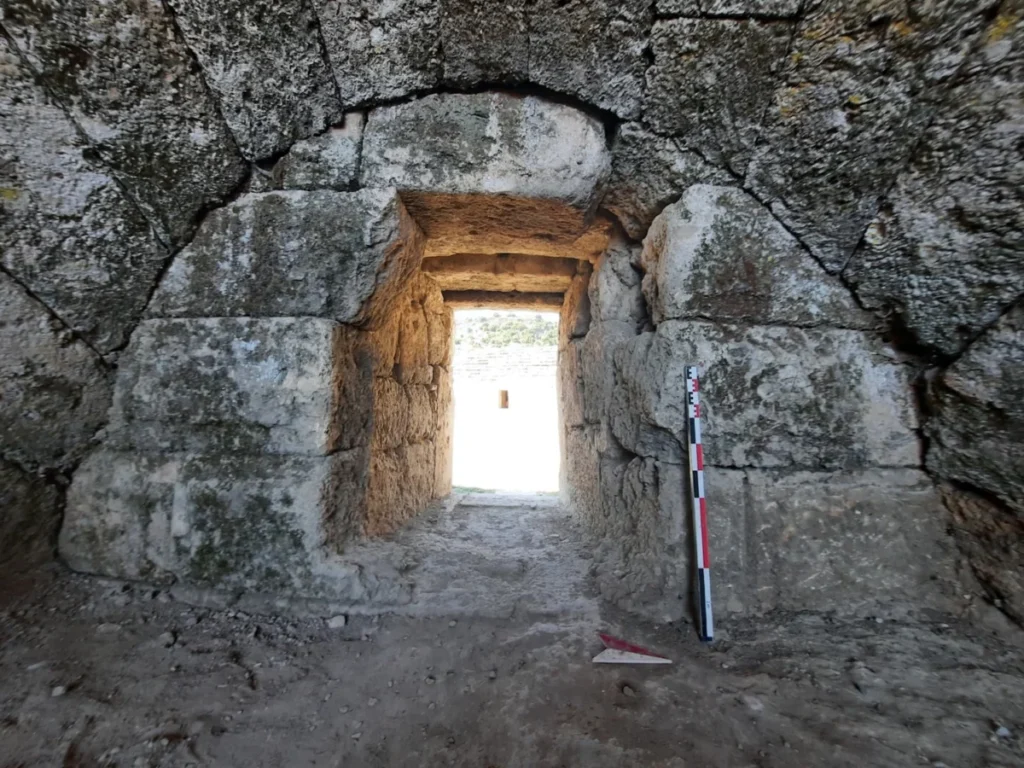 archaeological-discoveries-at-perge-stadium-reveal-a-dark-transition-to-gladiatorial-combat-and-public-executions-during-the-late-roman-empire