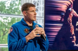 colonel-jeremy-hansen-a-canadian-physicists-ascent-to-lunar-orbit-on-artemis-ii