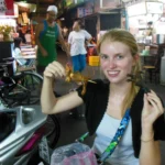 the-evolution-and-cultural-significance-of-chinese-clothing-from-ancient-dynasties-to-modern-global-fashion