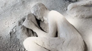 advanced-imaging-reveals-ancient-roman-physician-among-victims-in-pompeiis-garden-of-fugitives