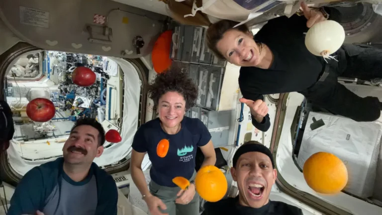 fresh-produce-and-cutting-edge-science-reach-the-international-space-station-via-cygnus-resupply-mission