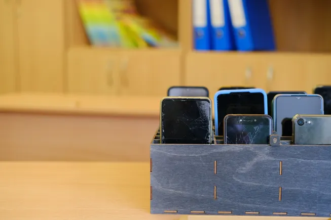 the-national-bureau-of-economic-research-study-reveals-nuanced-impact-of-school-cellphone-policies-on-student-well-being-and-academic-outcomes