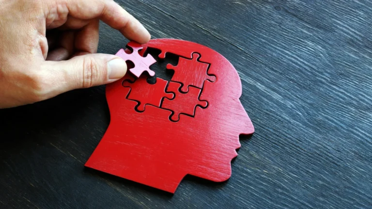 lifelong-cognitive-engagement-linked-to-significant-delay-in-alzheimers-onset-and-slower-cognitive-decline-landmark-study-reveals