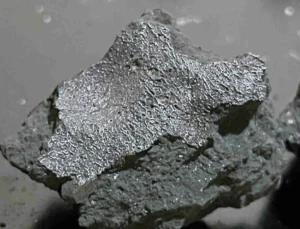 rare-meteorite-strike-in-new-jersey-reveals-ancient-chemical-building-blocks-for-life-on-earth