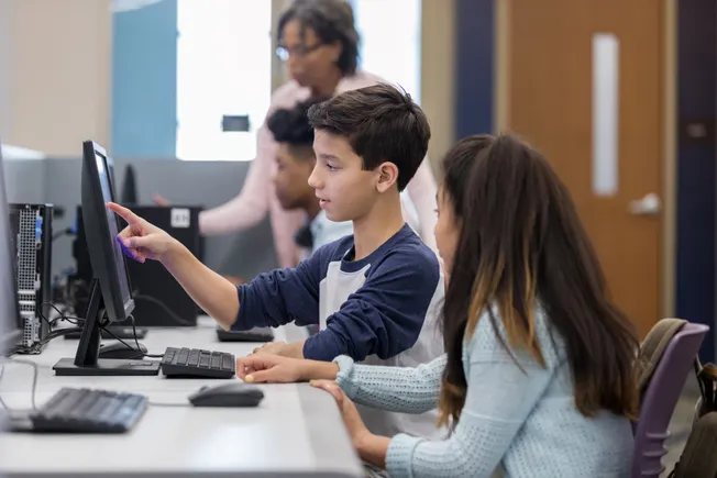 artificial-intelligence-in-the-classroom-how-utahs-jordan-school-district-boosts-critical-thinking-while-other-major-districts-hit-pause
