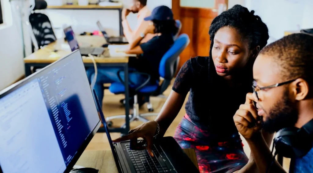 navigating-the-future-of-digital-education-why-organizations-are-transitioning-to-moodle-certified-partners