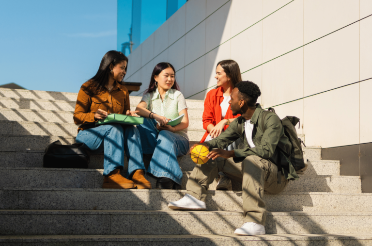 ottawa-extends-successful-program-to-recruit-french-speaking-international-students