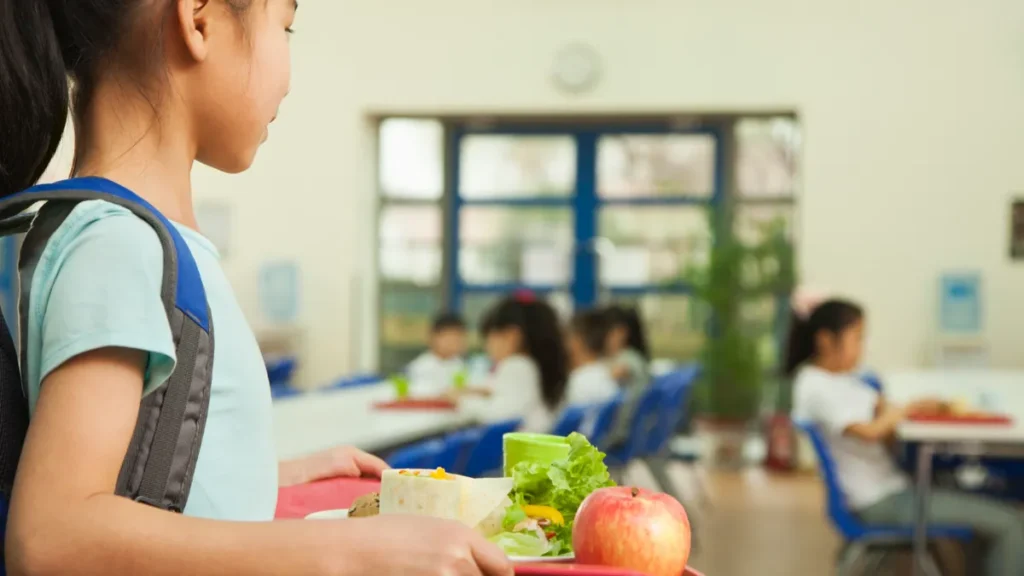 school-districts-divert-academic-funding-to-cover-student-meal-costs-amid-federal-program-cuts