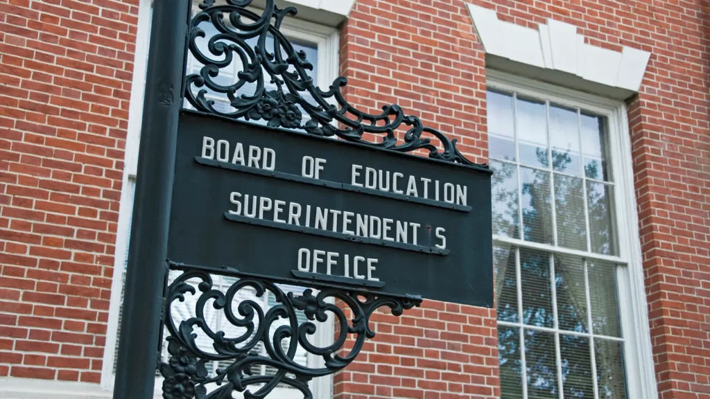 us-school-district-superintendent-turnover-stabilizes-to-17-4-percent-after-years-of-pandemic-era-turbulence