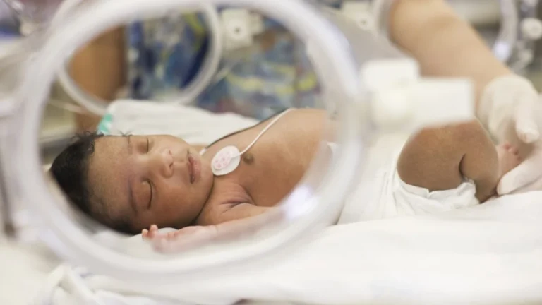 bridging-the-nicu-divide-the-wearable-skincubator-set-to-transform-premature-infant-care