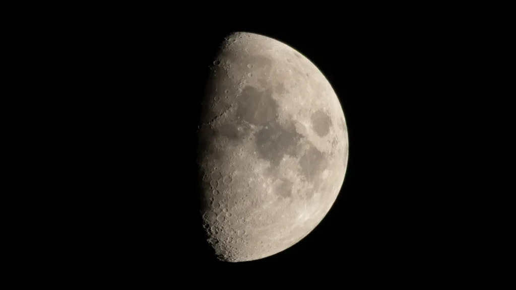 new-insights-reveal-the-moon-is-shrinking-and-generating-unexpected-moonquakes-across-its-single-plate-surface