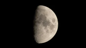 new-insights-reveal-the-moon-is-shrinking-and-generating-unexpected-moonquakes-across-its-single-plate-surface