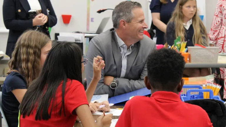 pen-america-report-reveals-sharp-escalation-in-u-s-school-book-bans-as-state-level-pressure-intensifies