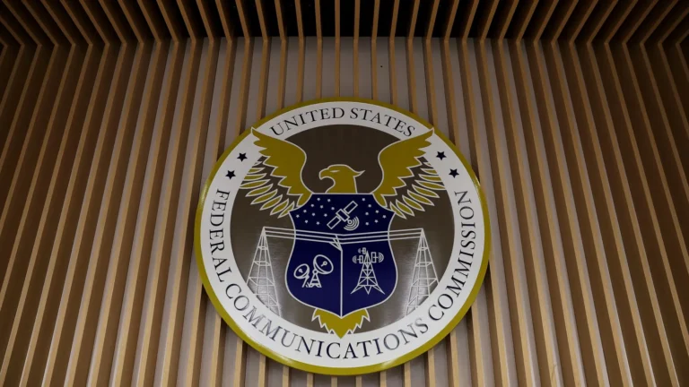 school-leaders-nationwide-urge-fcc-to-preserve-e-rate-program-amid-overhaul-proposal